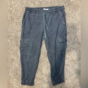 Cloth & Stone Gray Distressed Cargo Joggers Size M